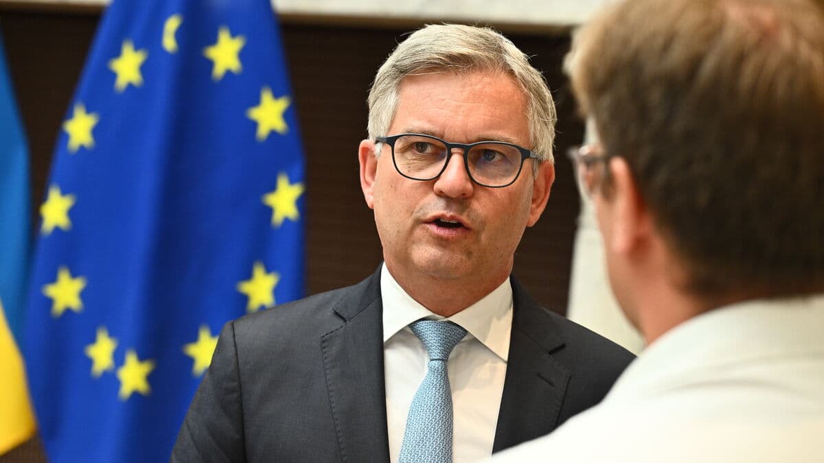 EU urges end to internal